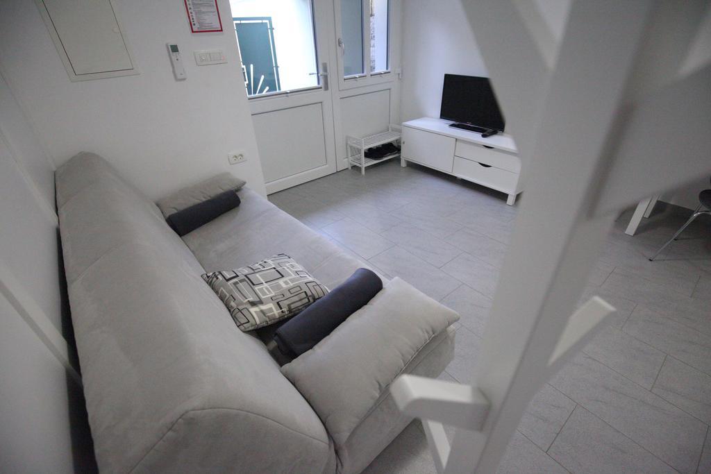 Apartment Gaja & Sara Kozina